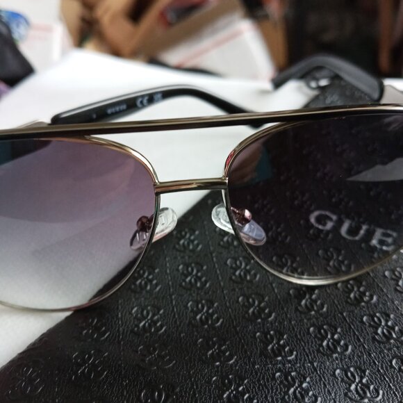 Guess Metal Frame Aviator style silver & black Sunglasses NEW in case - Picture 6 of 8